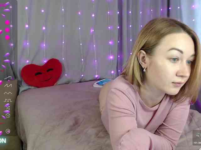 DaddysSluttyGirl webcam