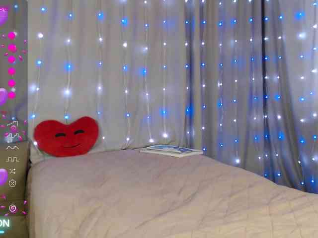DaddysSluttyGirl webcam