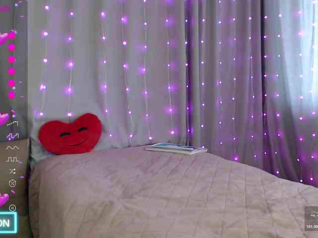 DaddysSluttyGirl webcam