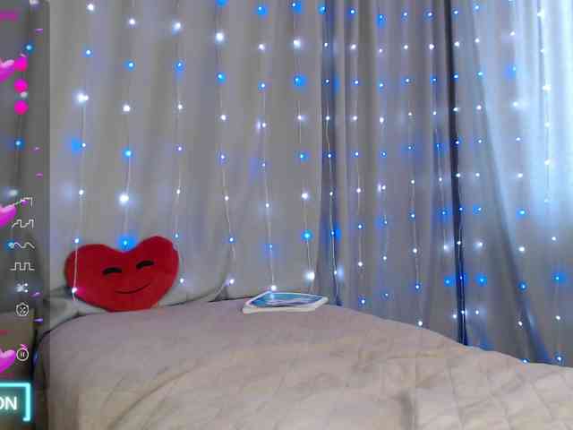 DaddysSluttyGirl webcam