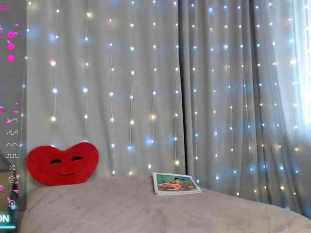 DaddysSluttyGirl webcam