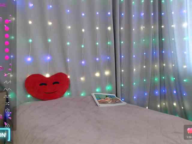 DaddysSluttyGirl webcam