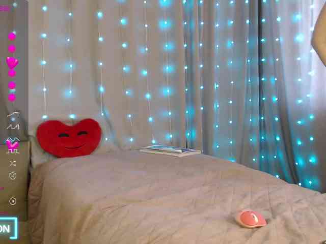 DaddysSluttyGirl webcam