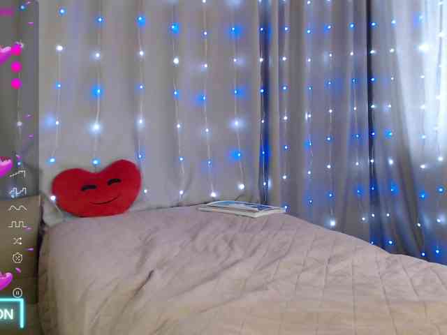 DaddysSluttyGirl webcam