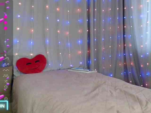 DaddysSluttyGirl webcam