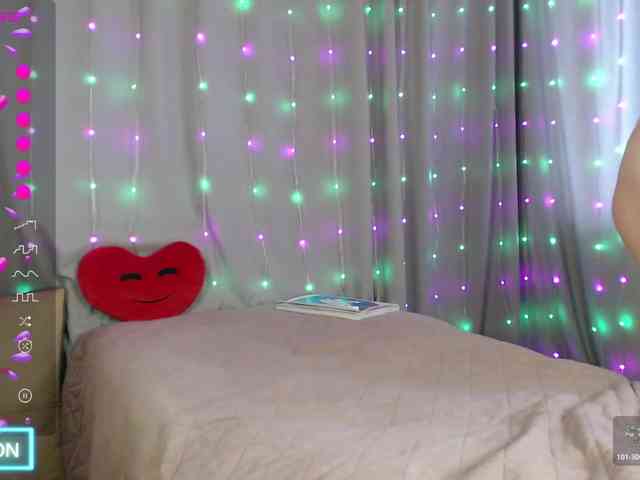 DaddysSluttyGirl webcam