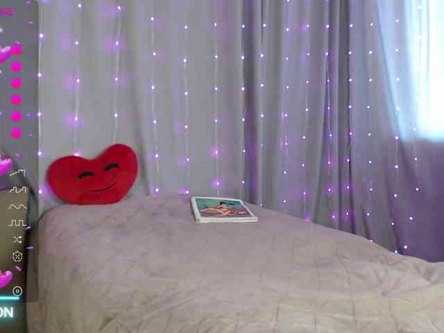 DaddysSluttyGirl webcam