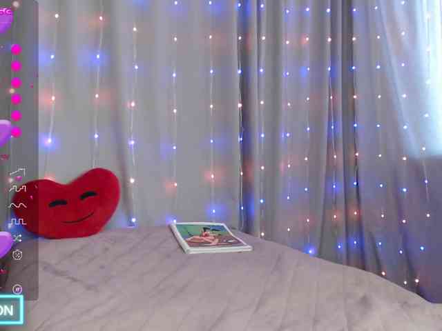 DaddysSluttyGirl webcam