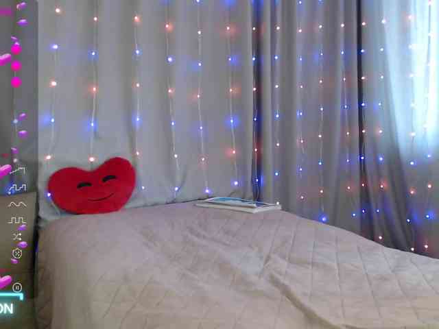 DaddysSluttyGirl webcam