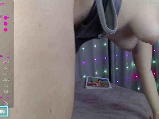 DaddysSluttyGirl webcam