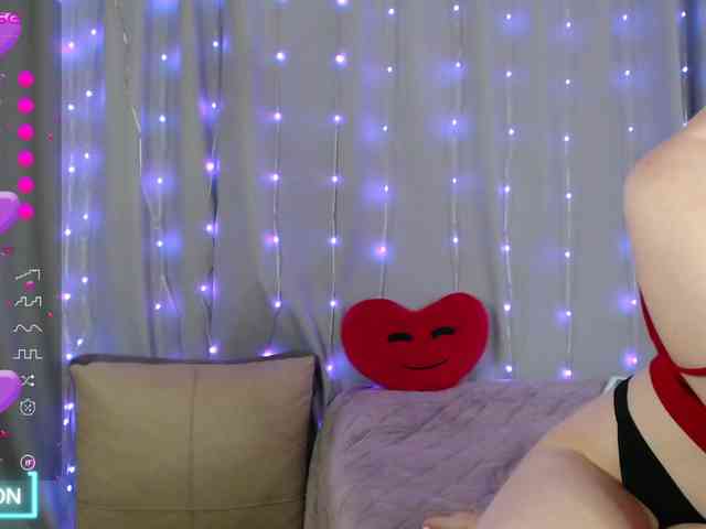 DaddysSluttyGirl webcam