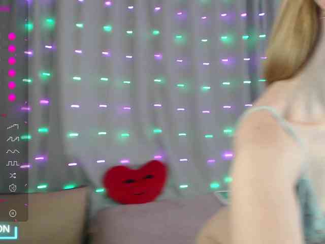 DaddysSluttyGirl webcam