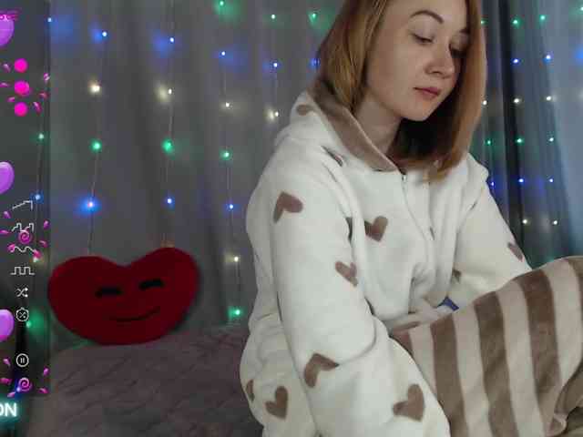 DaddysSluttyGirl webcam