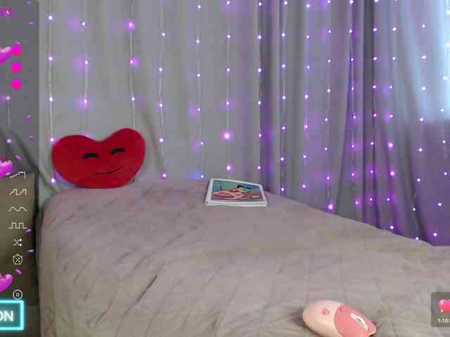 DaddysSluttyGirl webcam