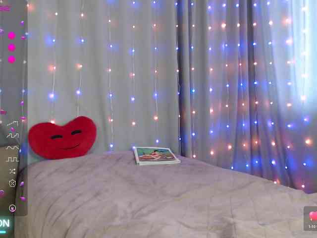 DaddysSluttyGirl webcam