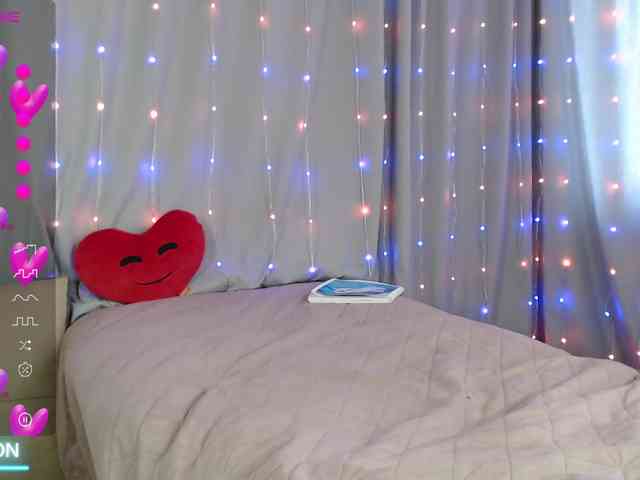 DaddysSluttyGirl webcam