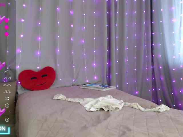 DaddysSluttyGirl webcam