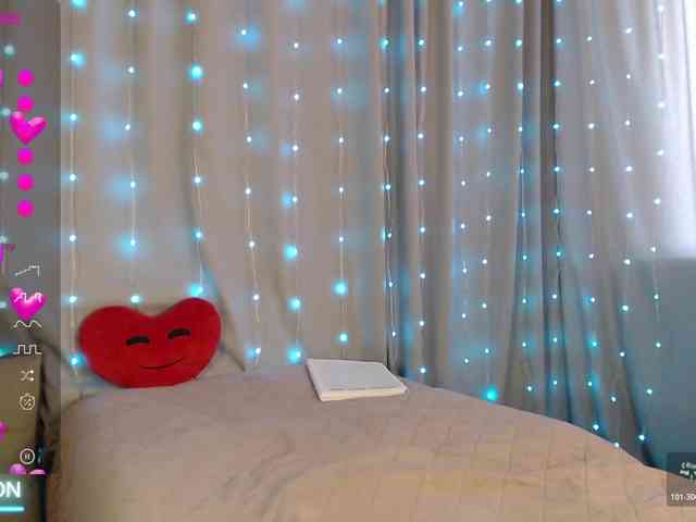 DaddysSluttyGirl webcam