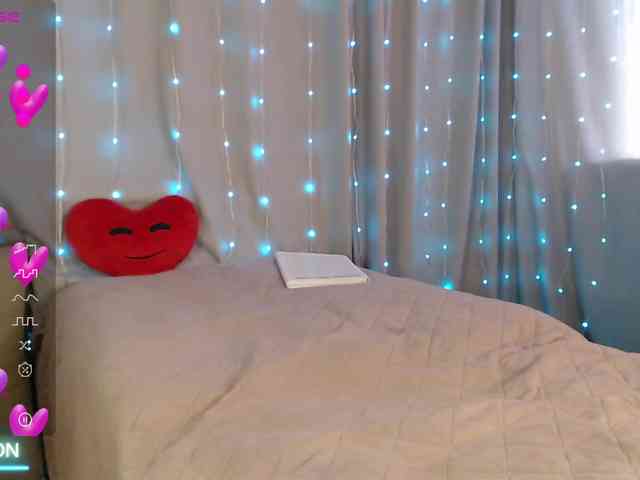 DaddysSluttyGirl webcam