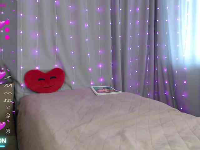 DaddysSluttyGirl webcam