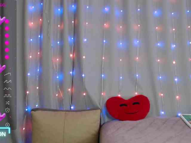 DaddysSluttyGirl webcam