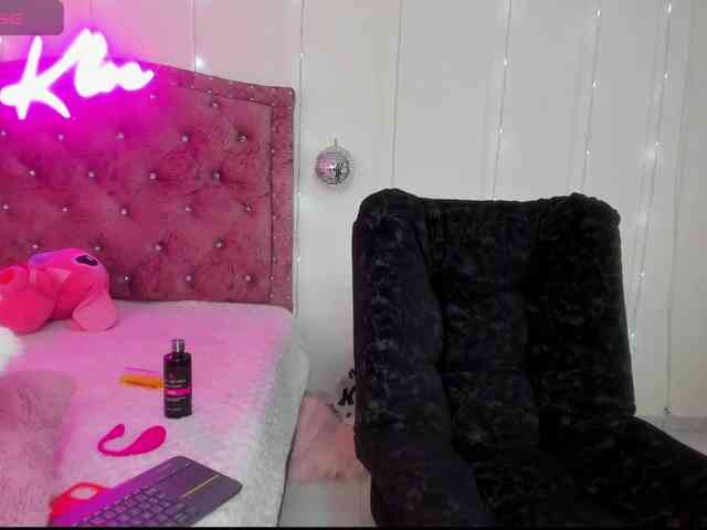 KloeFernandez webcam