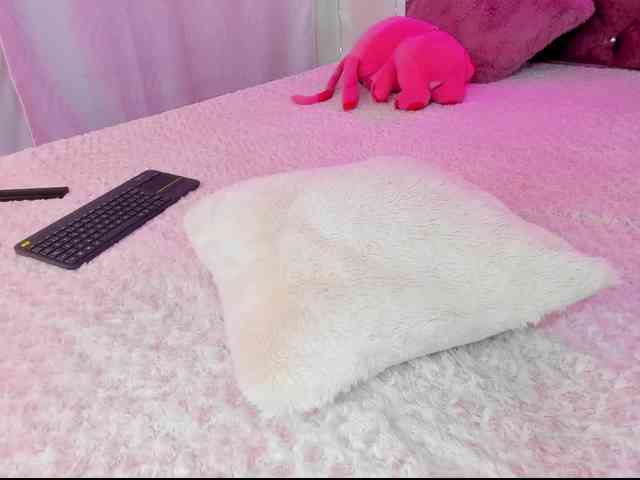 KloeFernandez webcam