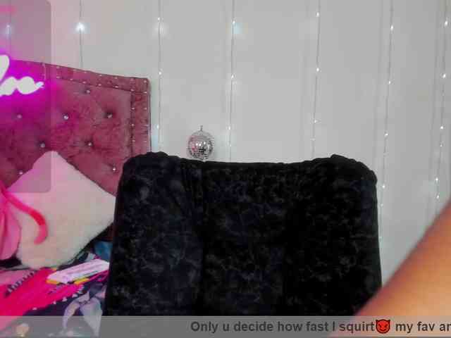 KloeFernandez webcam