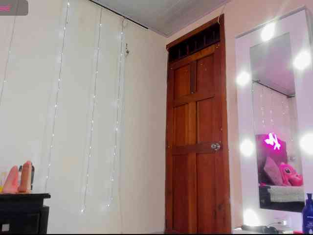 KloeFernandez webcam