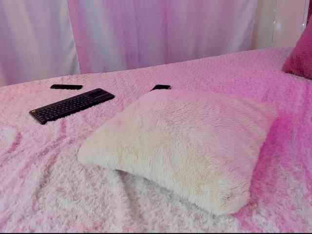 KloeFernandez webcam