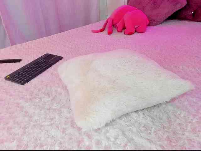 KloeFernandez webcam