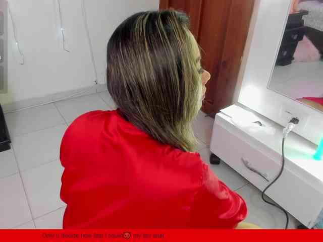 KloeFernandez webcam