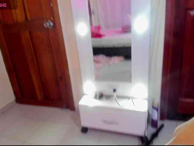 KloeFernandez webcam