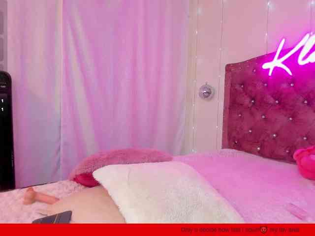 KloeFernandez webcam