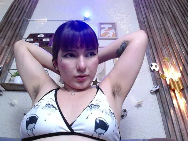 HairyValeri live cam on BongaCams