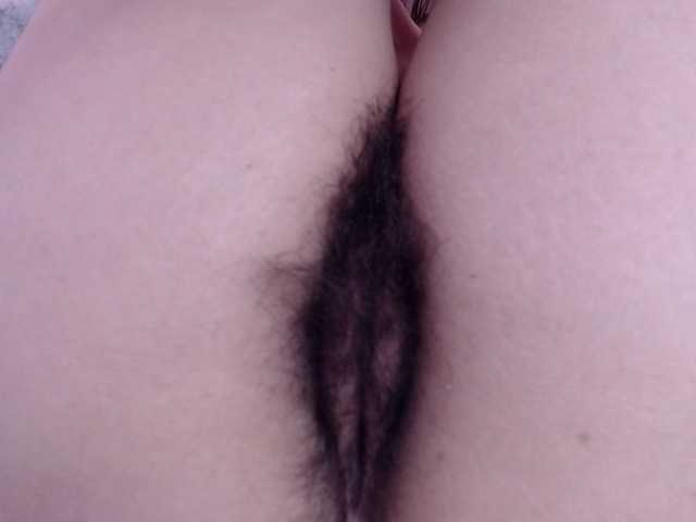 HairyValeri live cam on BongaCams