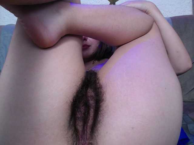 HairyValeri live cam on BongaCams