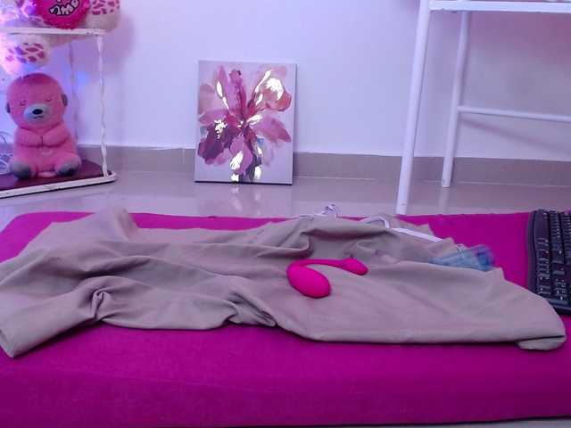 HairyValeri live cam on BongaCams