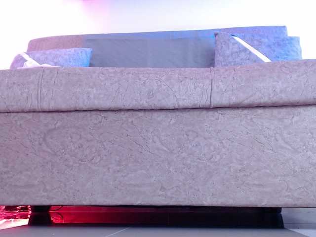 HairyValeri live on BongaCams