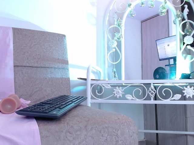 HairyValeri live cam on BongaCams