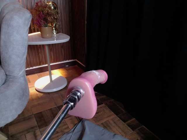 HairyValeri live cam on BongaCams