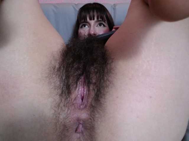 HairyValeri live cam on BongaCams