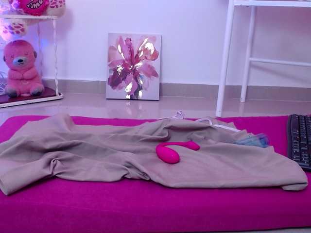 HairyValeri live cam on BongaCams
