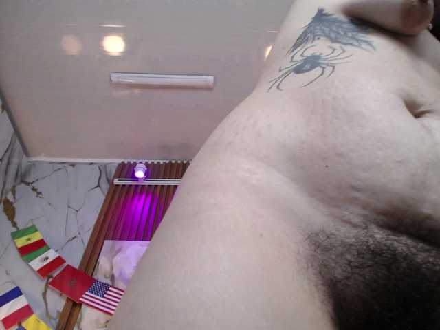 HairyValeri live cam on BongaCams