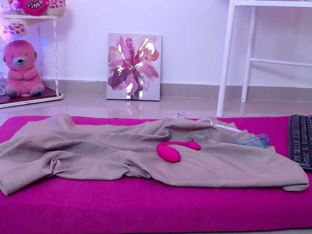 HairyValeri live cam on BongaCams