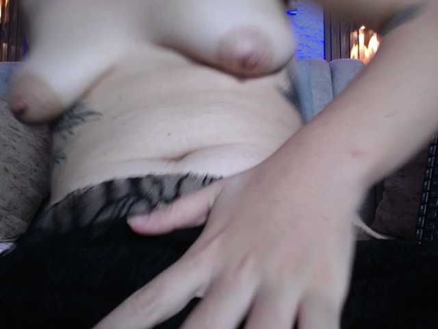 HairyValeri live cam on BongaCams