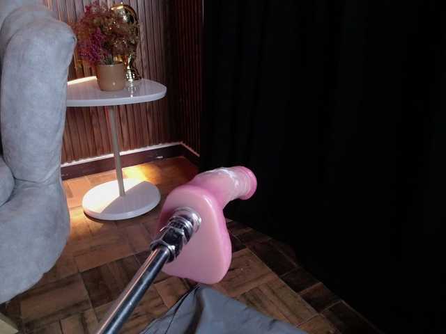 HairyValeri live cam on BongaCams
