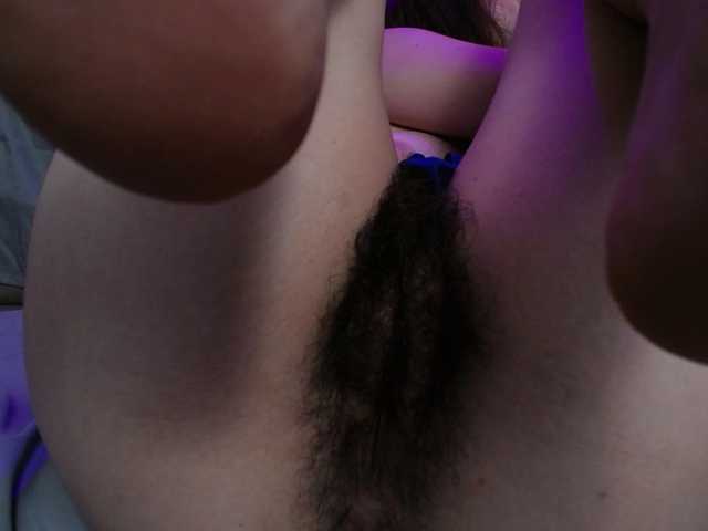 HairyValeri live cam on BongaCams