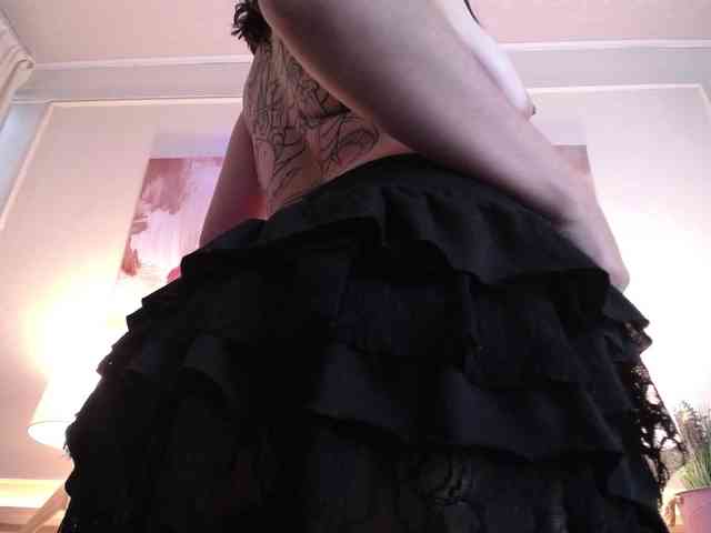 HairyValeri webcam