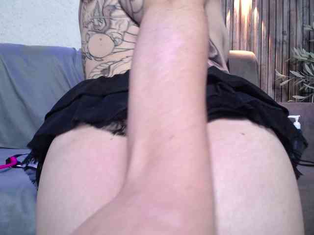 HairyValeri webcam